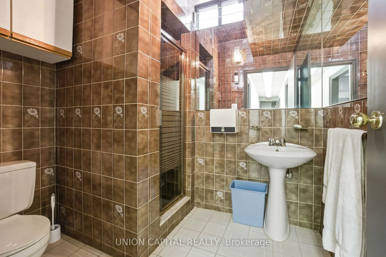 15, Airview, West Humber-Clairville, Toronto