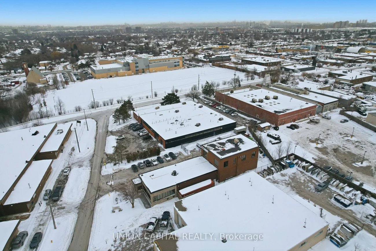 15, Airview, West Humber-Clairville, Toronto