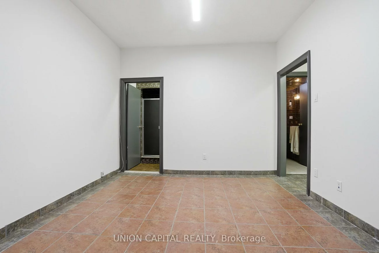 15, Airview, West Humber-Clairville, Toronto