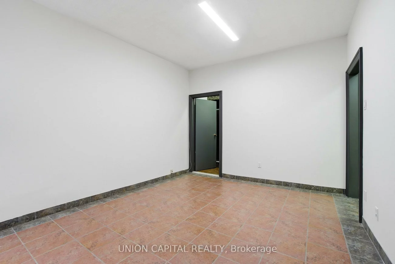 15, Airview, West Humber-Clairville, Toronto