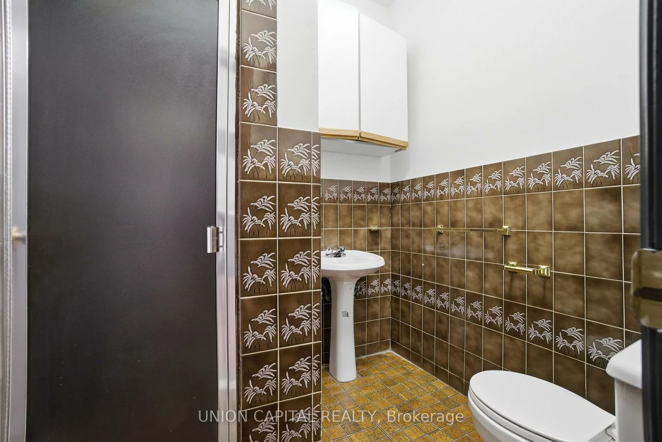 15, Airview, West Humber-Clairville, Toronto