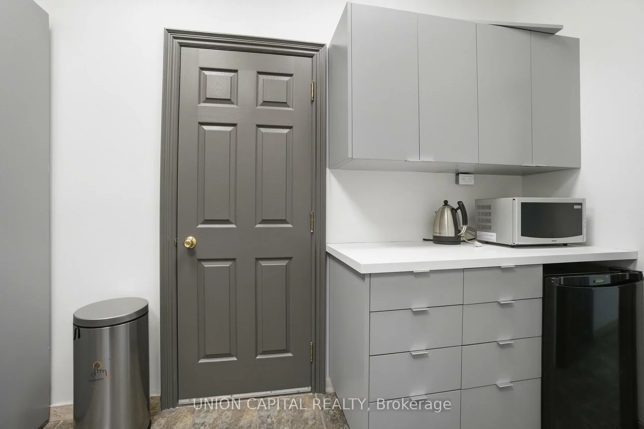 15, Airview, West Humber-Clairville, Toronto