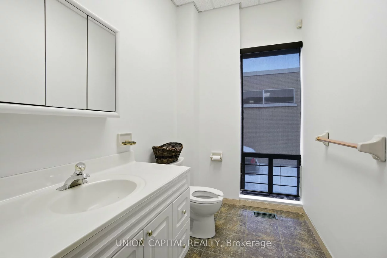 15, Airview, West Humber-Clairville, Toronto