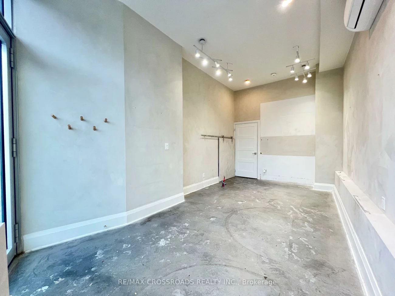 3333, Dundas, Junction Area, Toronto