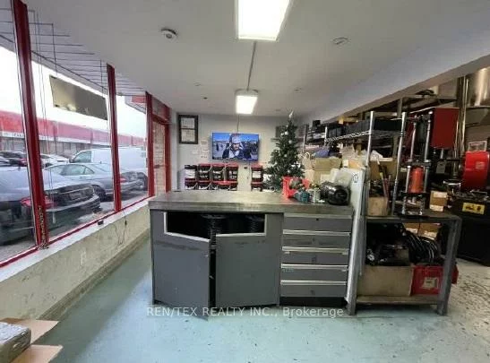 22, Steinway, West Humber-Clairville, Toronto