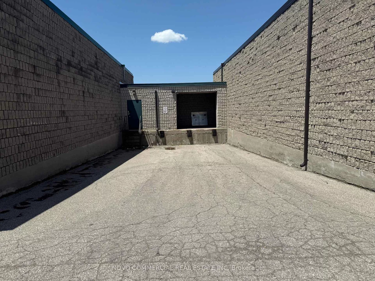 230, North Queen, Islington-City Centre West, Toronto