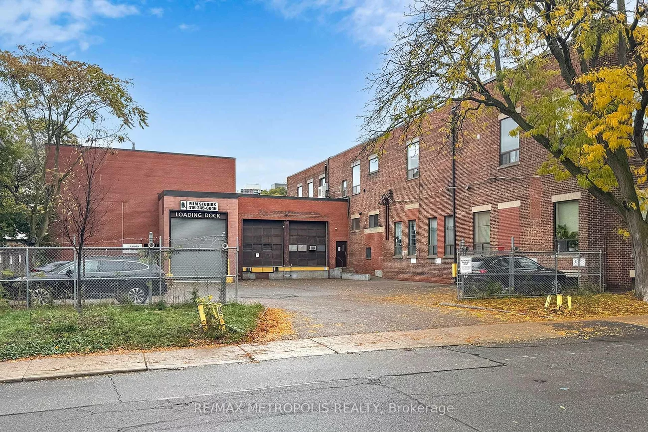 258, Wallace, Dovercourt-Wallace Emerson-Junction, Toronto