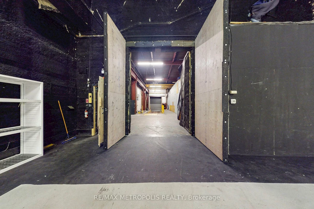 258, Wallace, Dovercourt-Wallace Emerson-Junction, Toronto