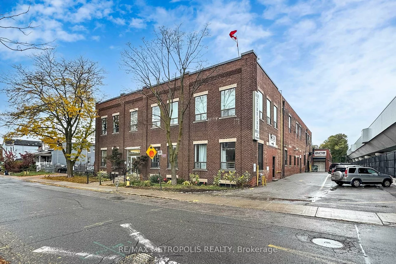 258, Wallace, Dovercourt-Wallace Emerson-Junction, Toronto