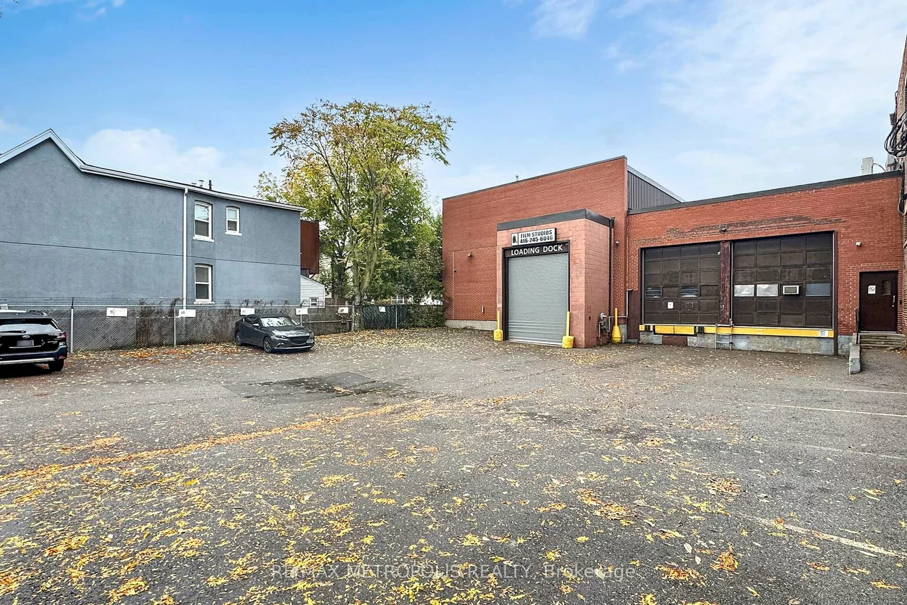 258, Wallace, Dovercourt-Wallace Emerson-Junction, Toronto