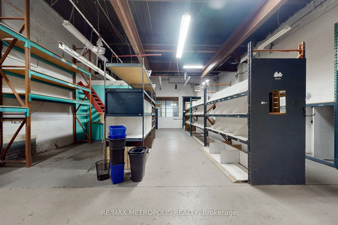 258, Wallace, Dovercourt-Wallace Emerson-Junction, Toronto