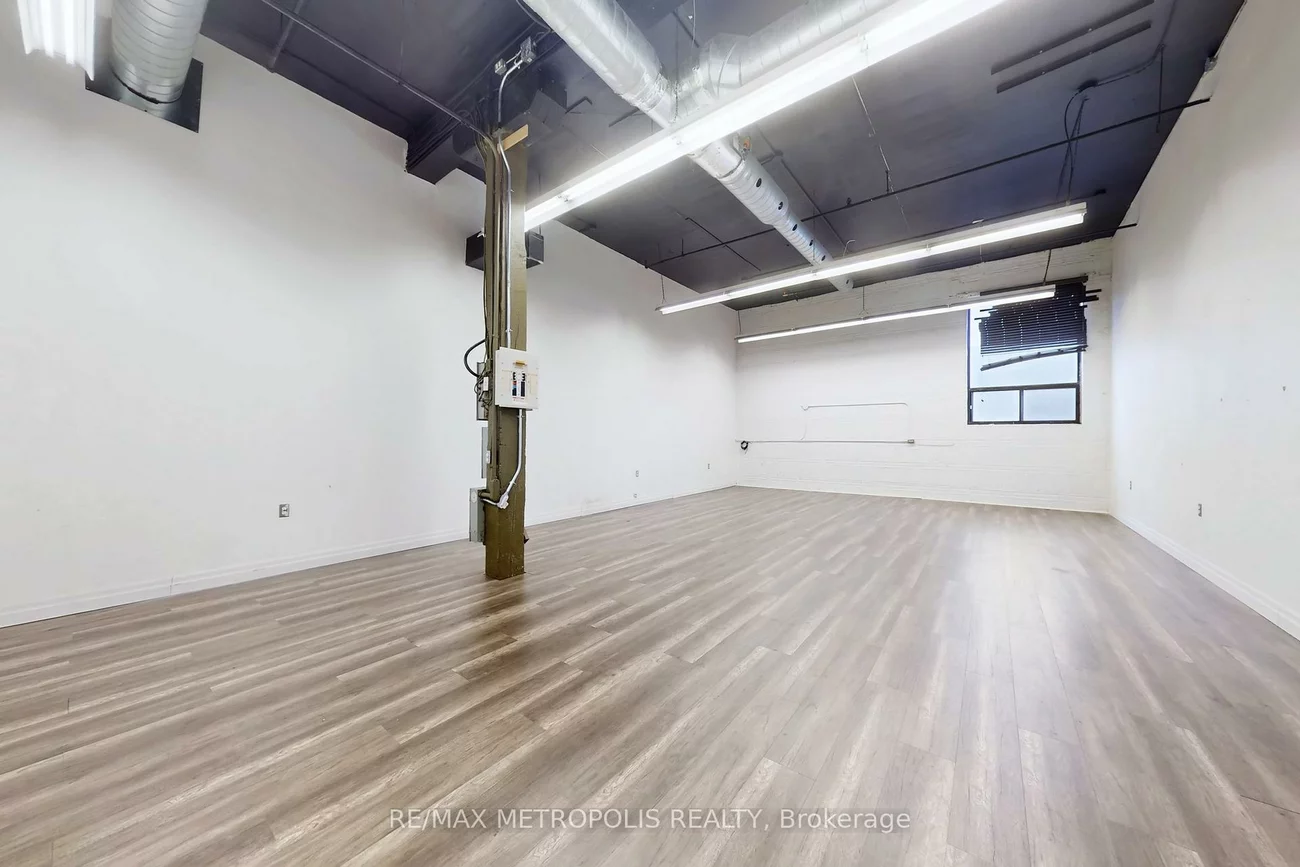 258, Wallace, Dovercourt-Wallace Emerson-Junction, Toronto