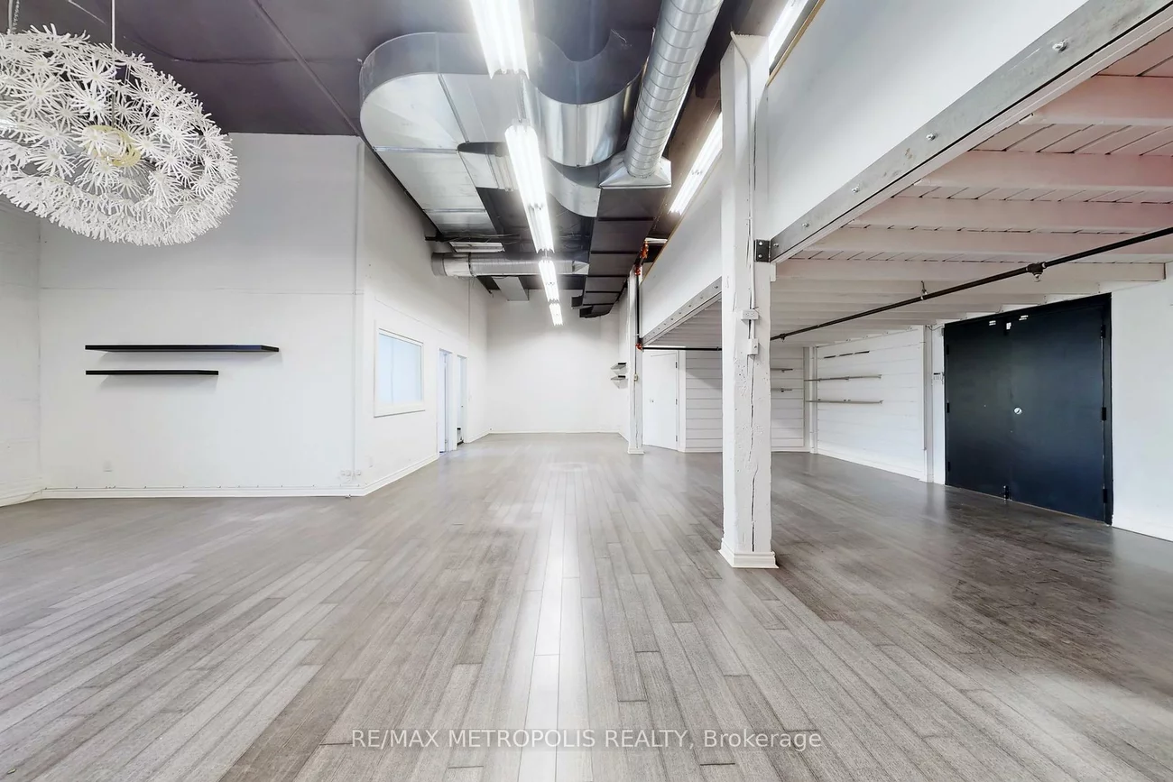 258, Wallace, Dovercourt-Wallace Emerson-Junction, Toronto