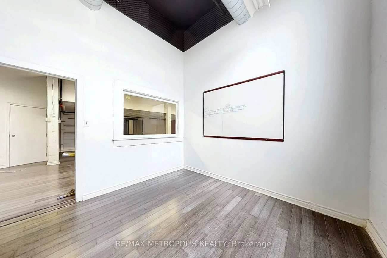 258, Wallace, Dovercourt-Wallace Emerson-Junction, Toronto