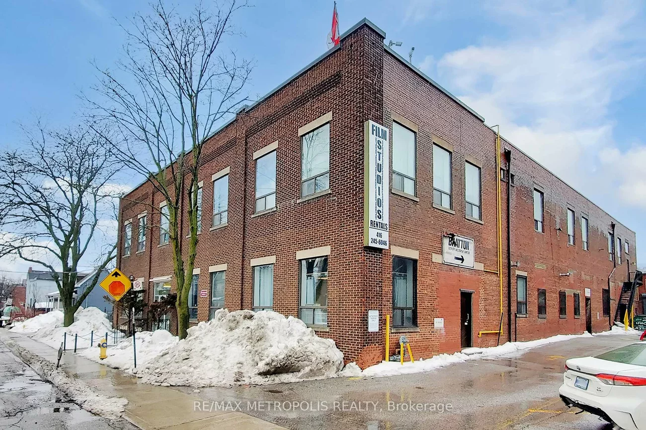 258, Wallace, Dovercourt-Wallace Emerson-Junction, Toronto
