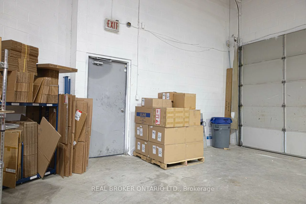 1111, Flint, York University Heights, Toronto