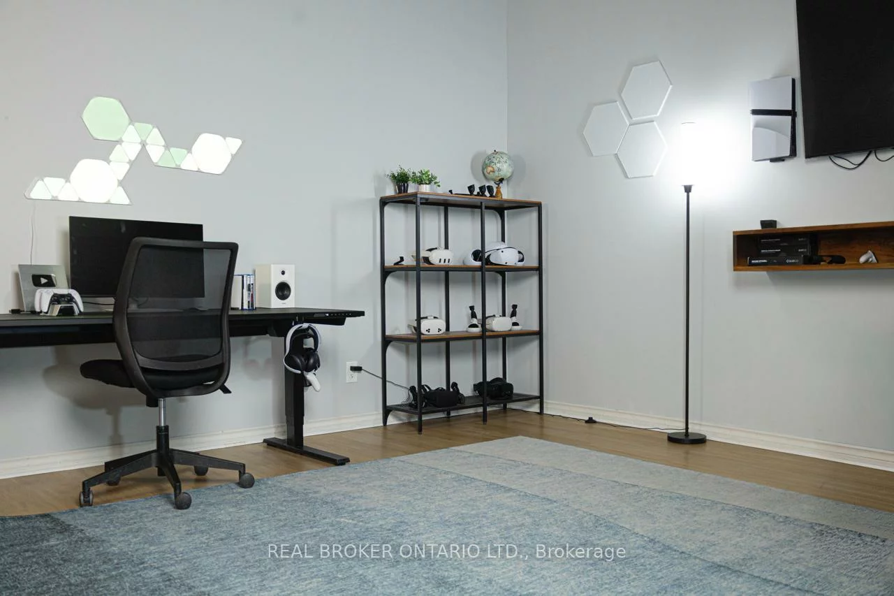 1111, Flint, York University Heights, Toronto