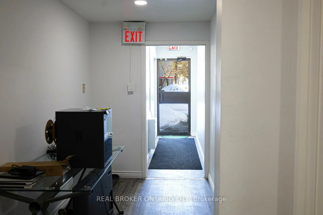 1111, Flint, York University Heights, Toronto