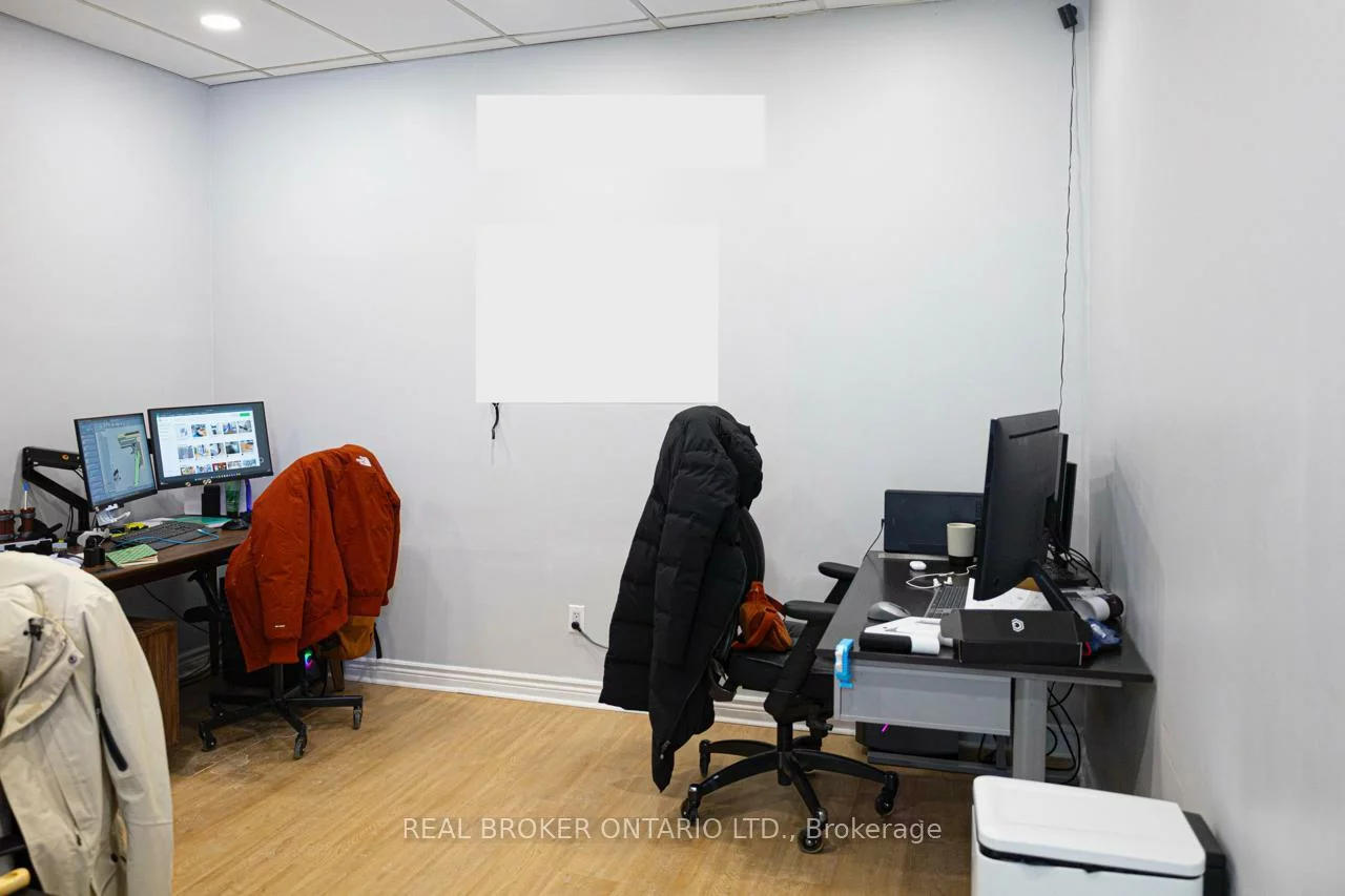 1111, Flint, York University Heights, Toronto