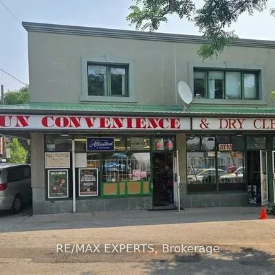 23, Scarlett, Rockcliffe-Smythe, Toronto
