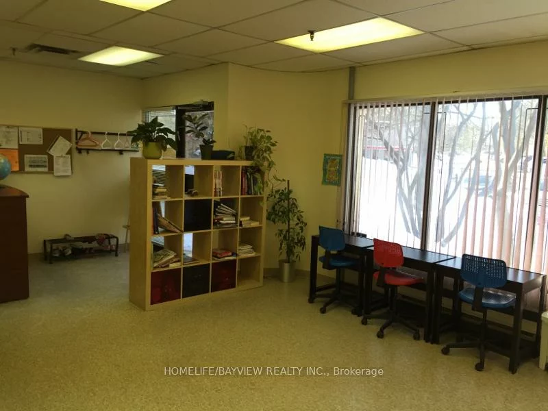 1111, Flint, York University Heights, Toronto