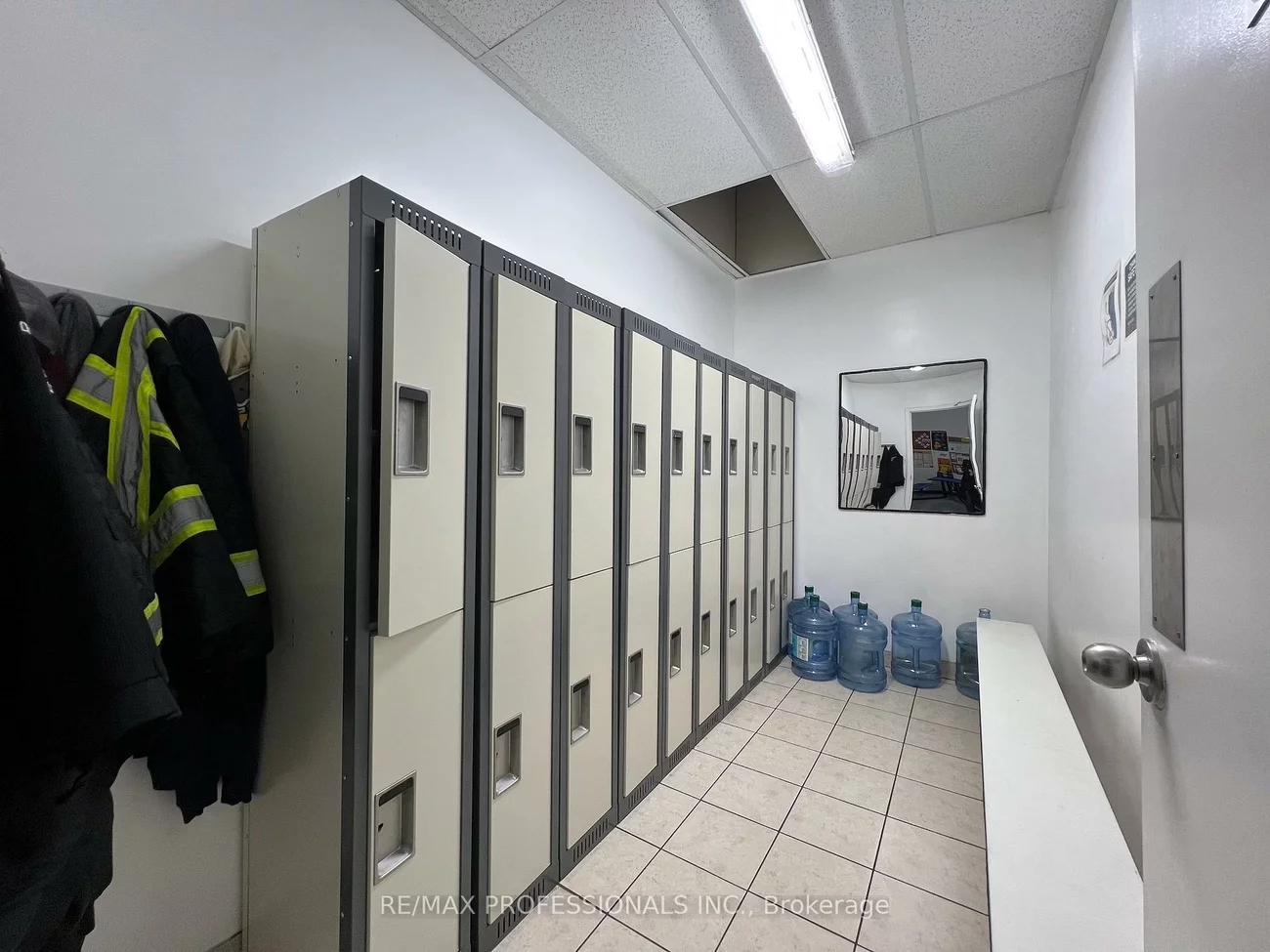 130, North Queen, Islington-City Centre West, Toronto