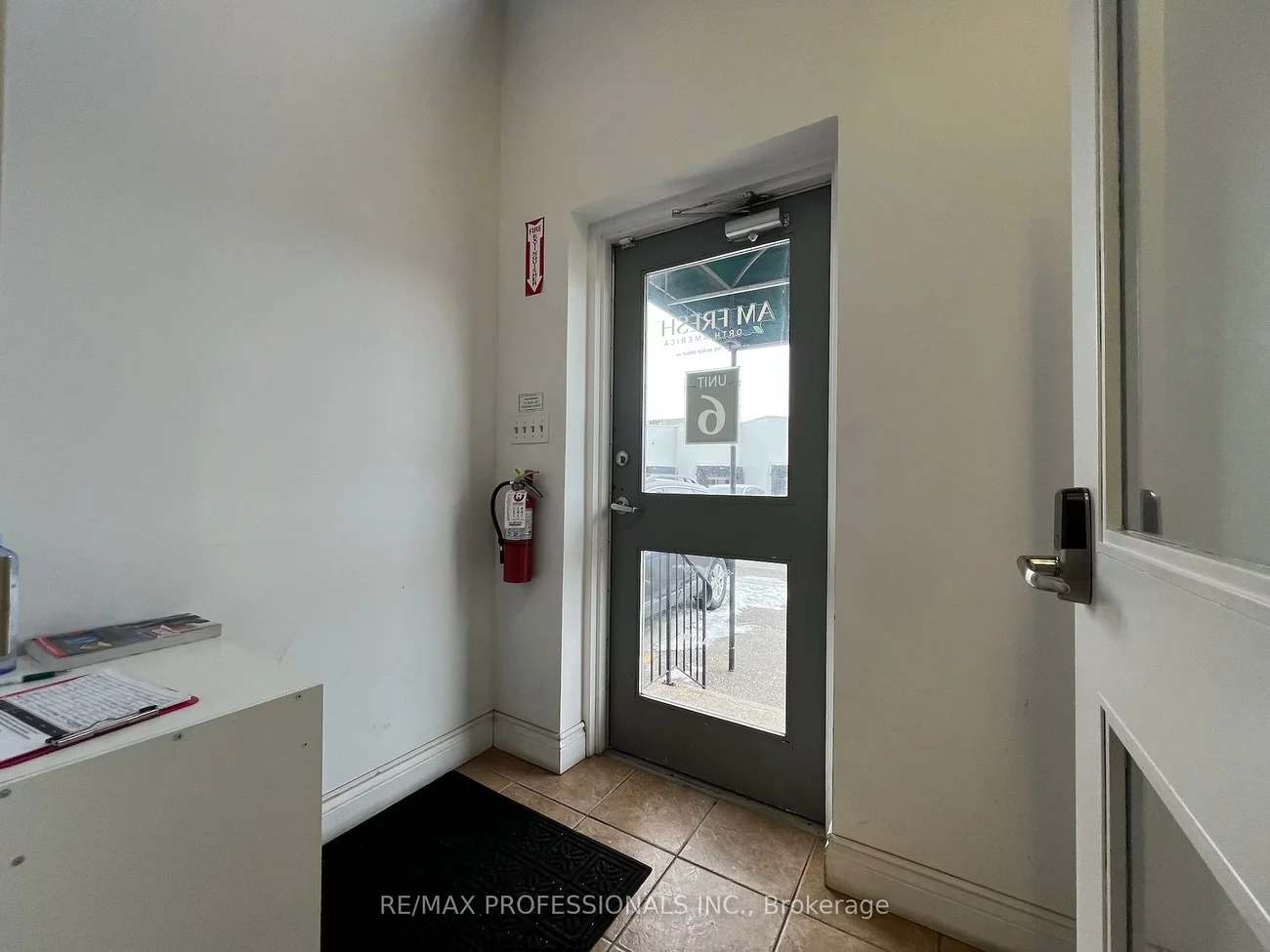 130, North Queen, Islington-City Centre West, Toronto