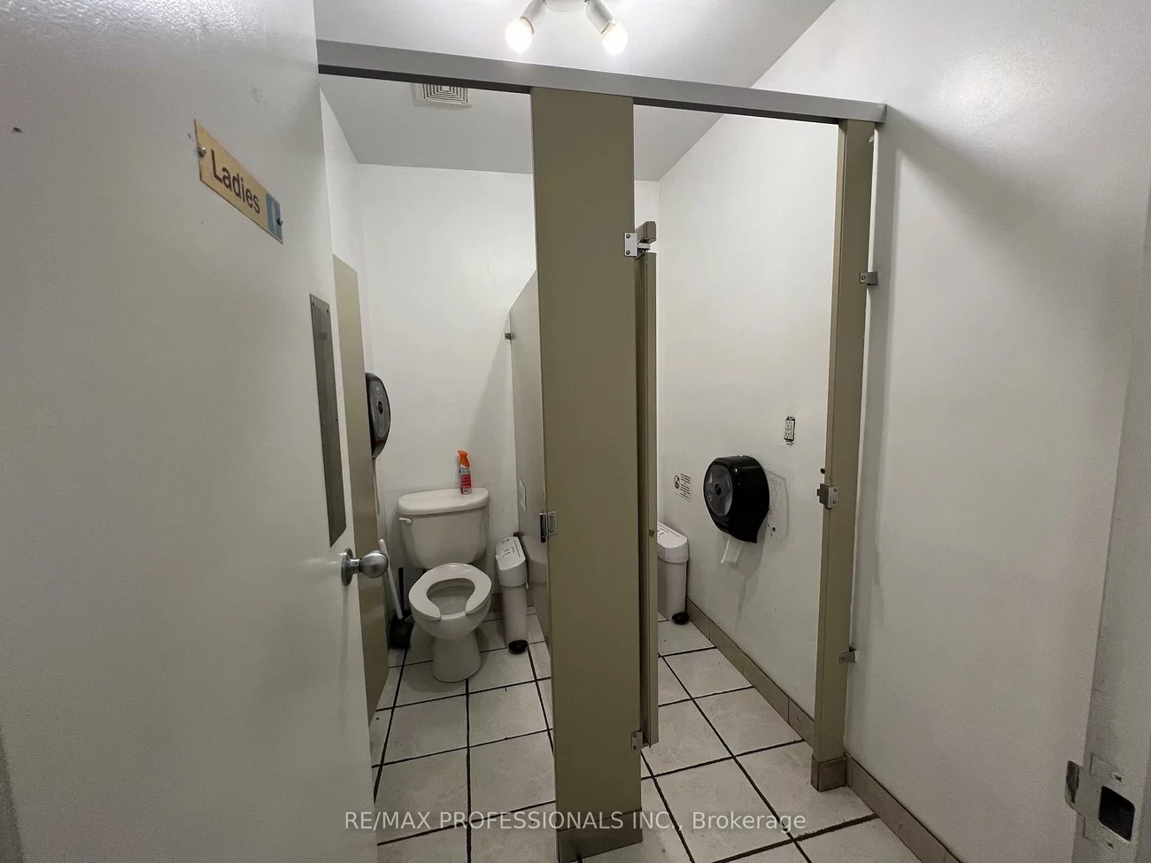 130, North Queen, Islington-City Centre West, Toronto