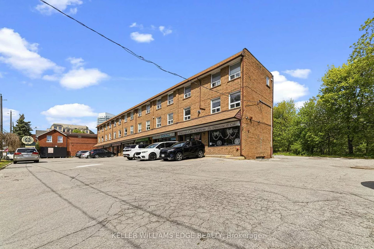 4136, Dundas, Edenbridge-Humber Valley, Toronto