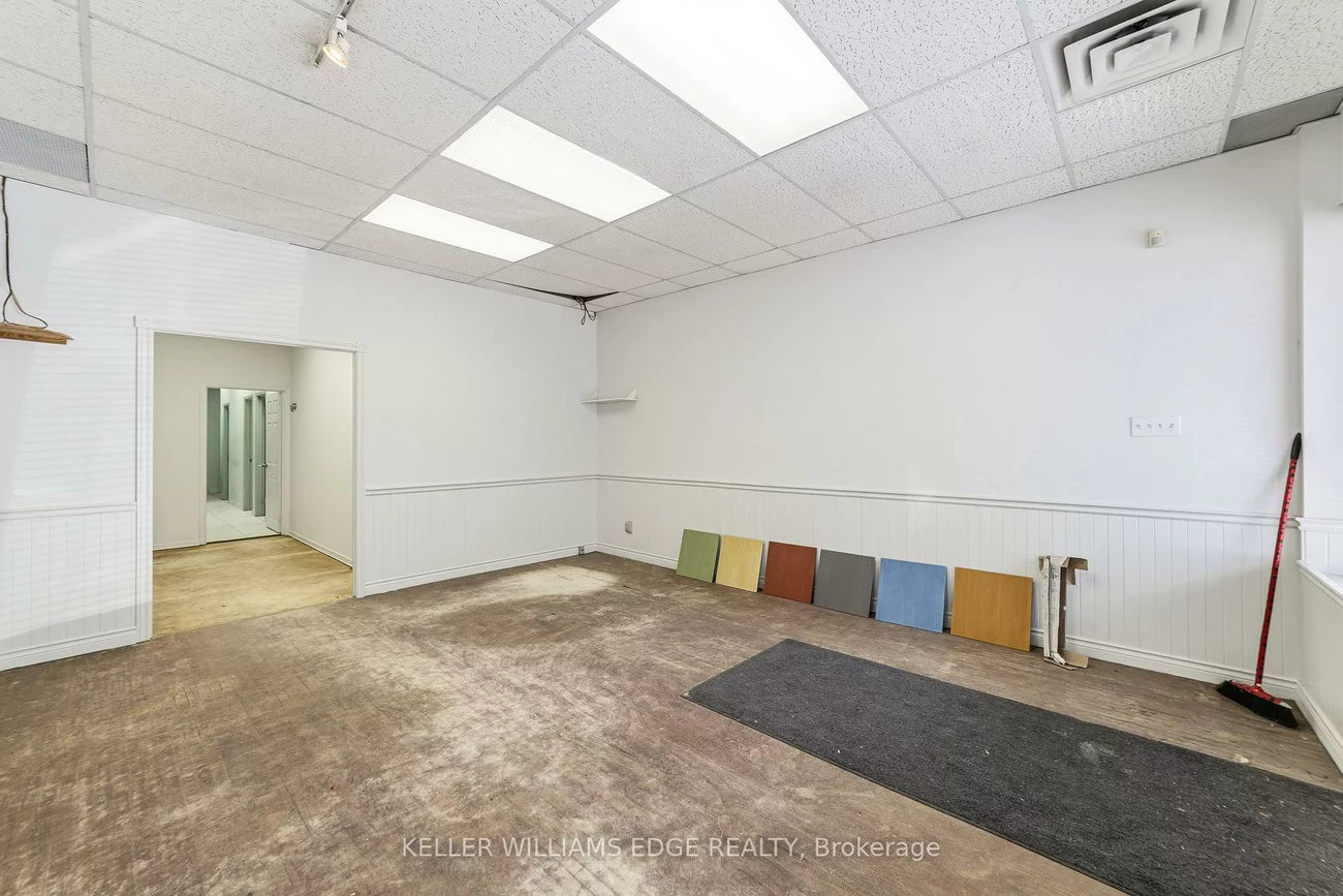 4136, Dundas, Edenbridge-Humber Valley, Toronto