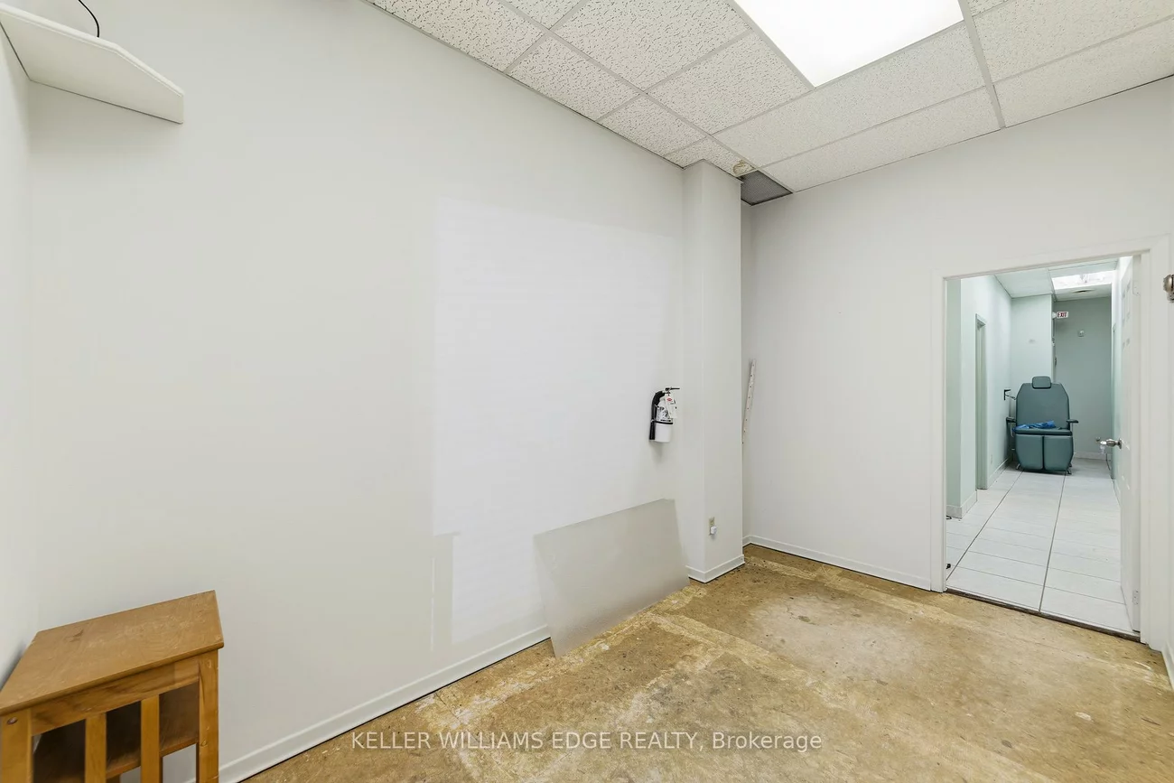 4136, Dundas, Edenbridge-Humber Valley, Toronto