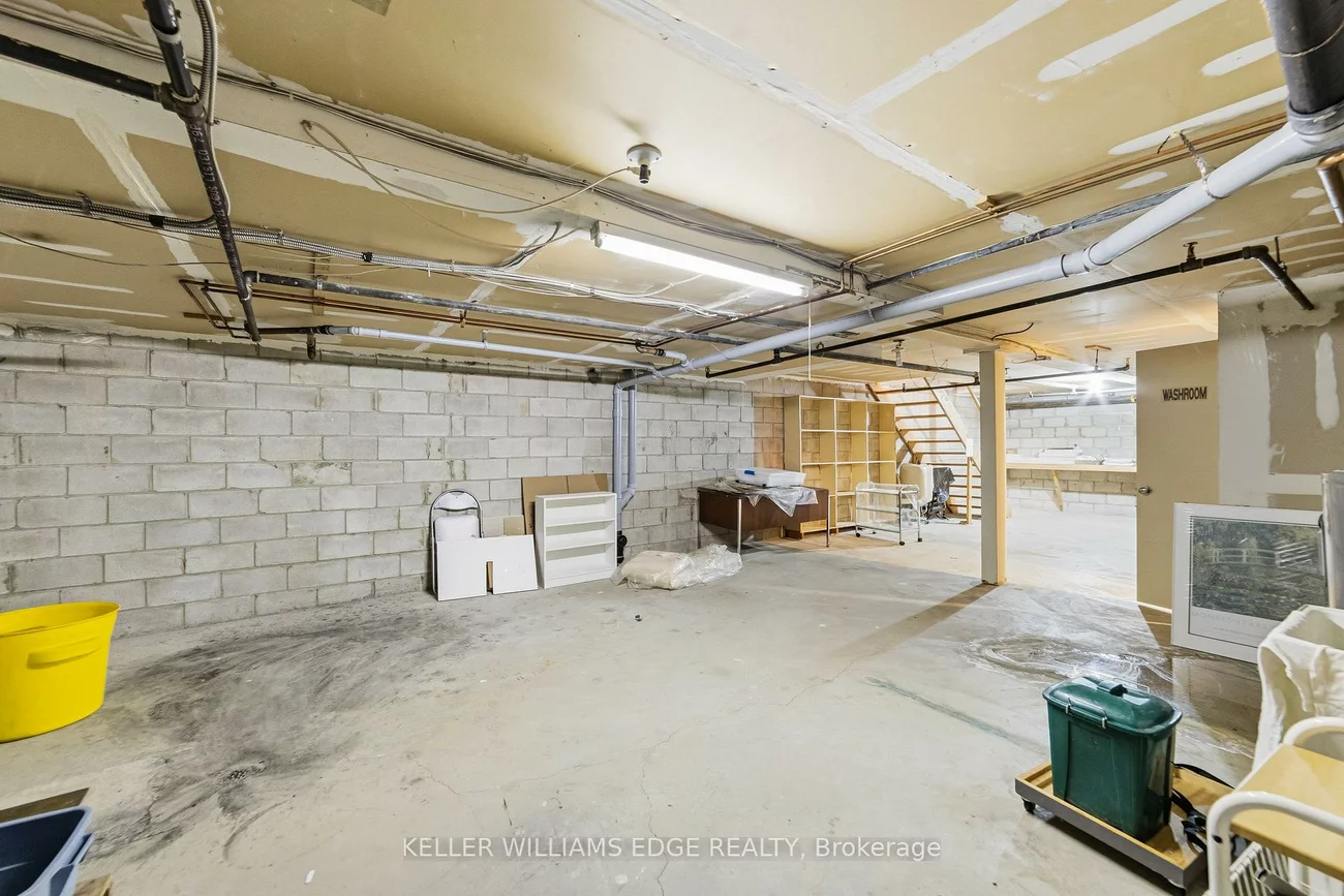 4136, Dundas, Edenbridge-Humber Valley, Toronto