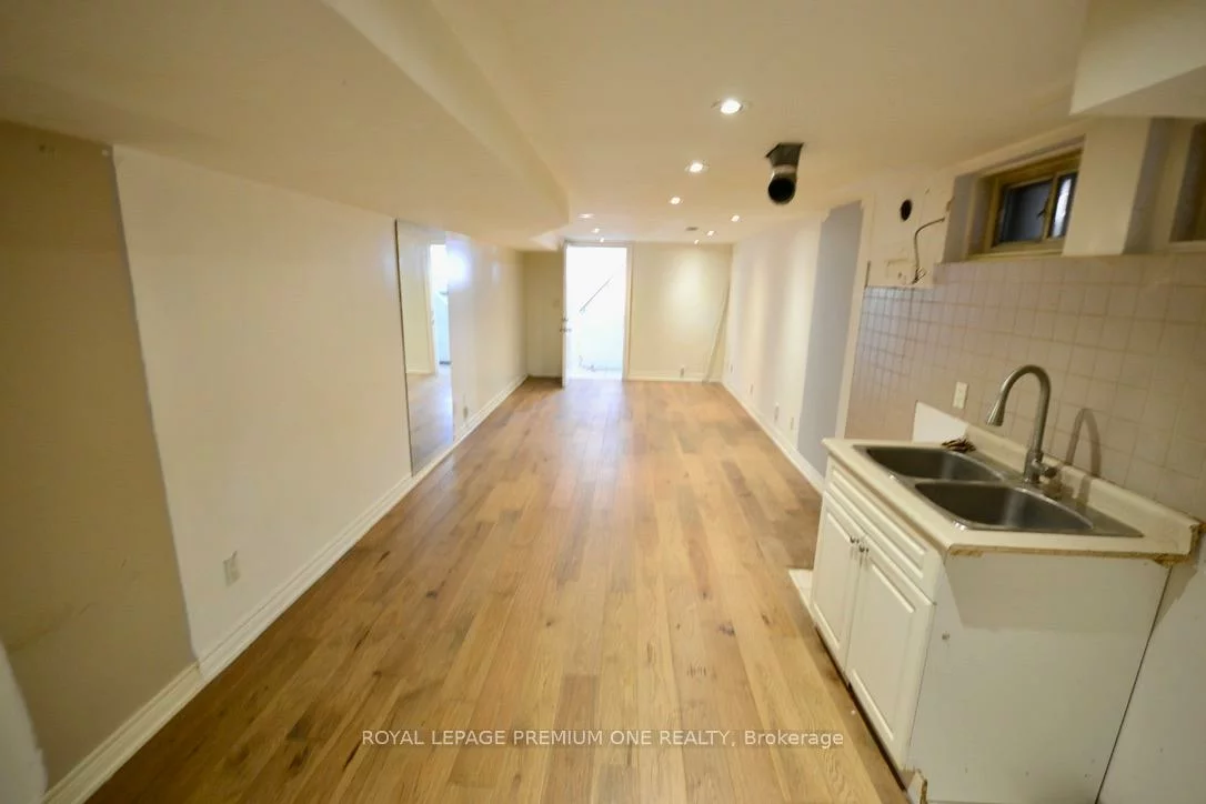 312, Rustic, Rustic, Toronto