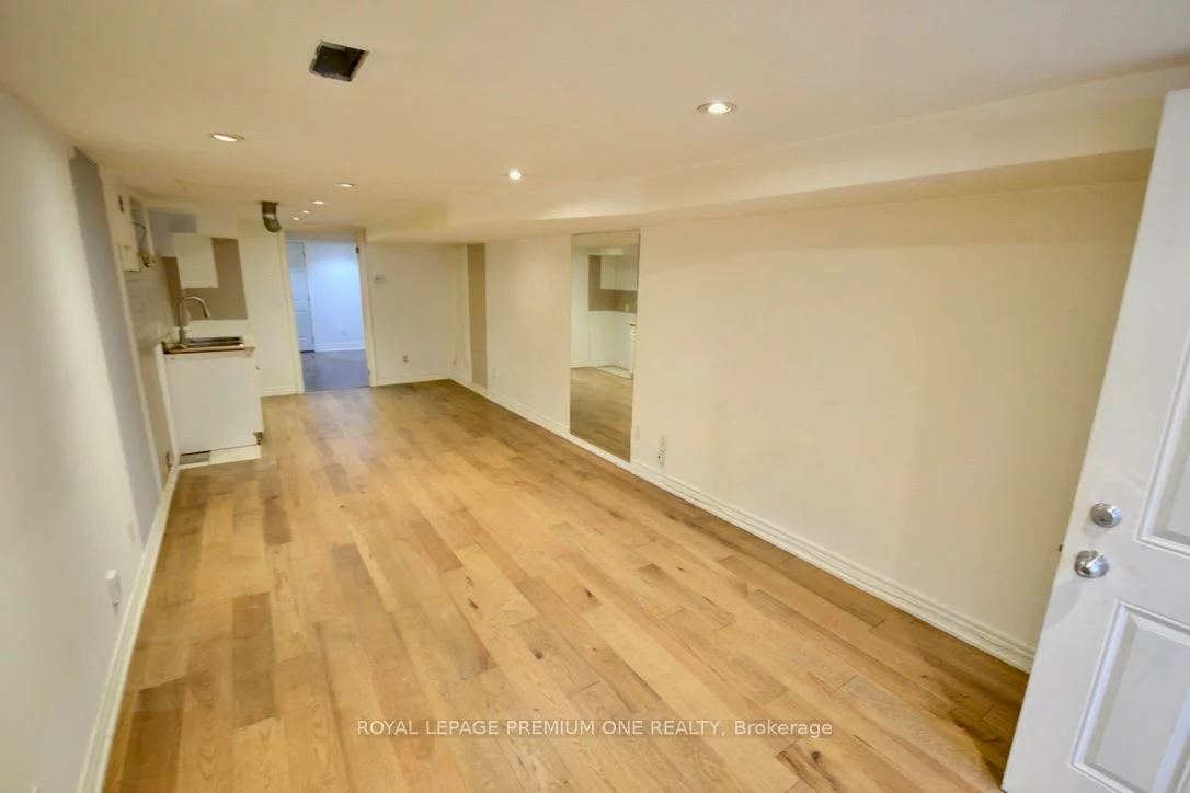 312, Rustic, Rustic, Toronto