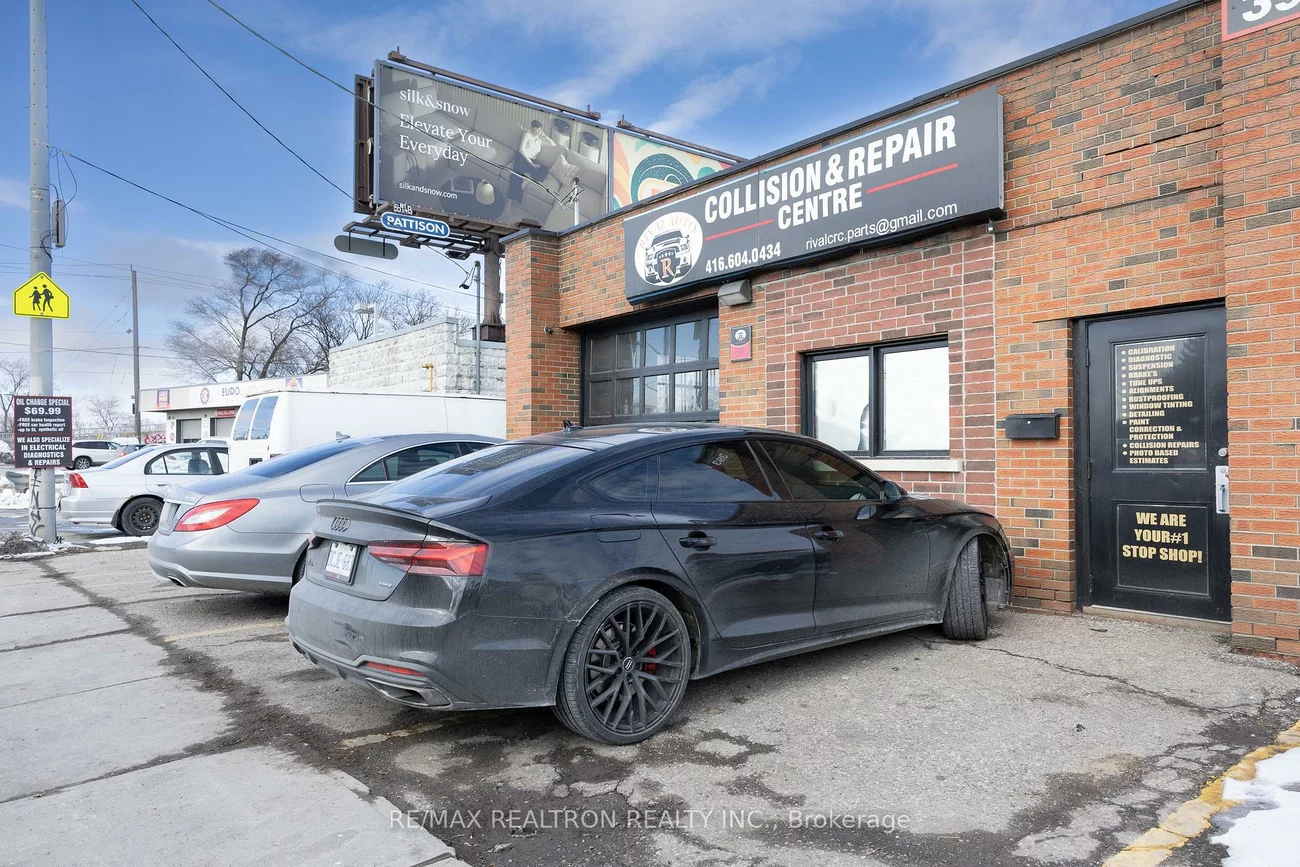 393, Weston, Rockcliffe-Smythe, Toronto
