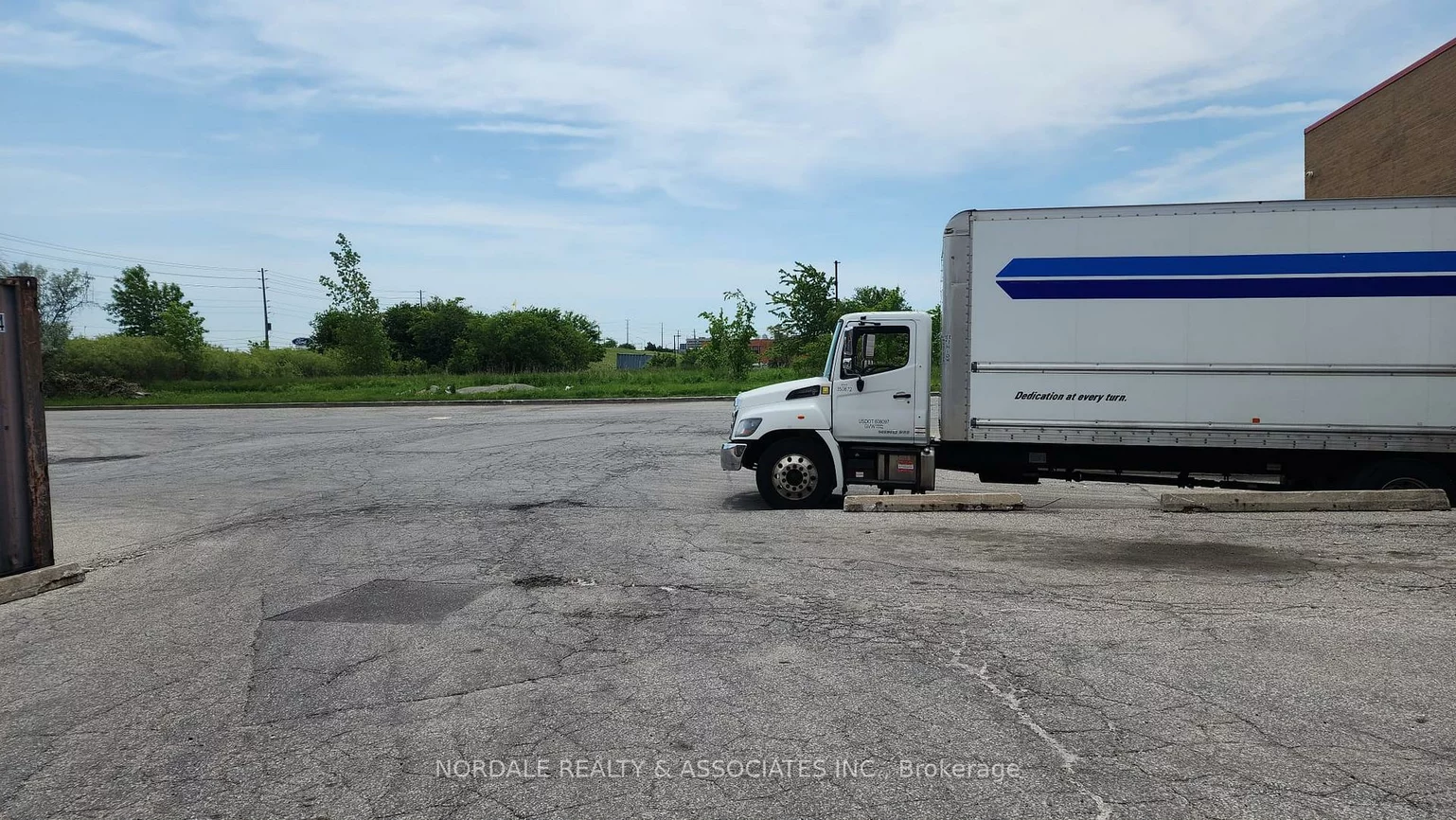 107, Woodbine Downs, West Humber-Clairville, Toronto