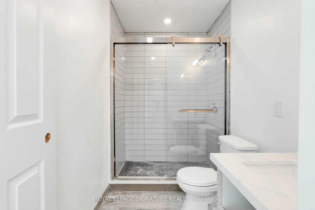 600, Dixon, West Humber-Clairville, Toronto