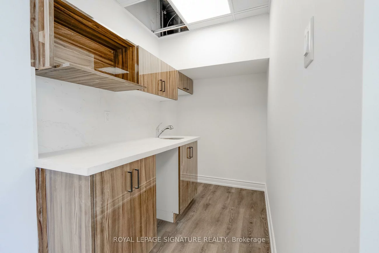 600, Dixon, West Humber-Clairville, Toronto
