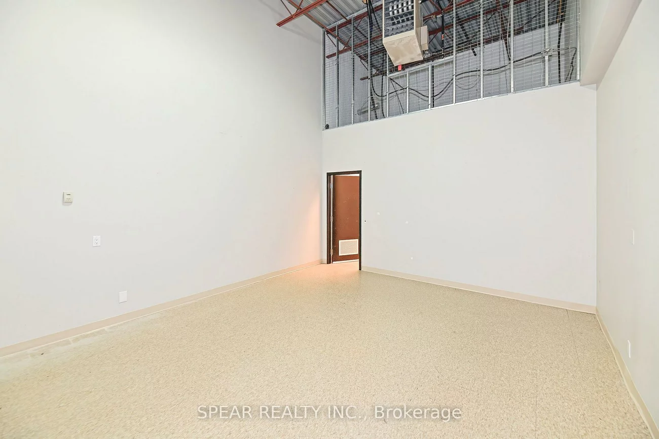 5535, Eglinton, Eringate-Centennial-West Deane, Toronto