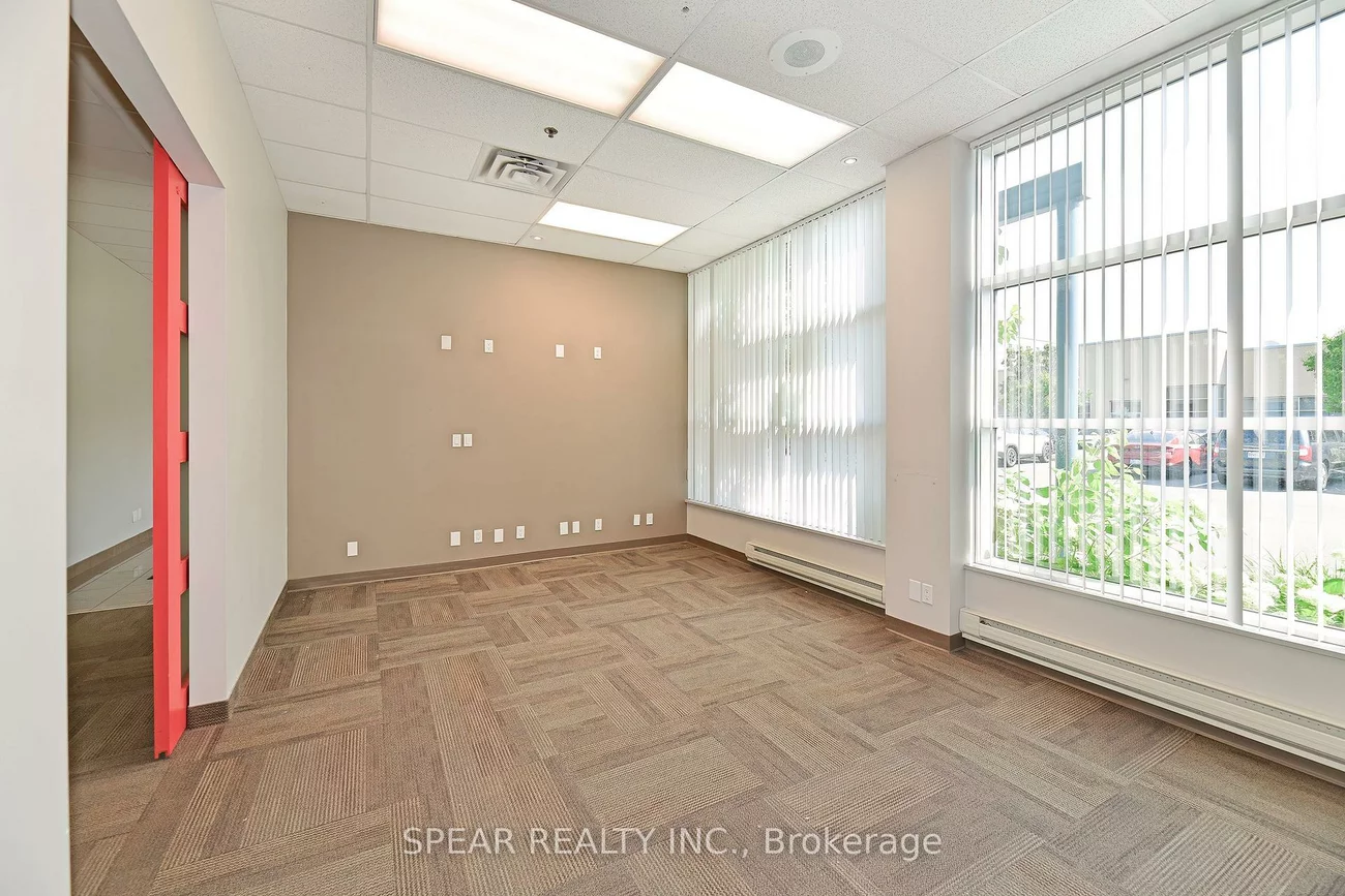 5535, Eglinton, Eringate-Centennial-West Deane, Toronto
