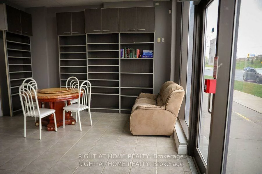 1, De Boers, York University Heights, Toronto
