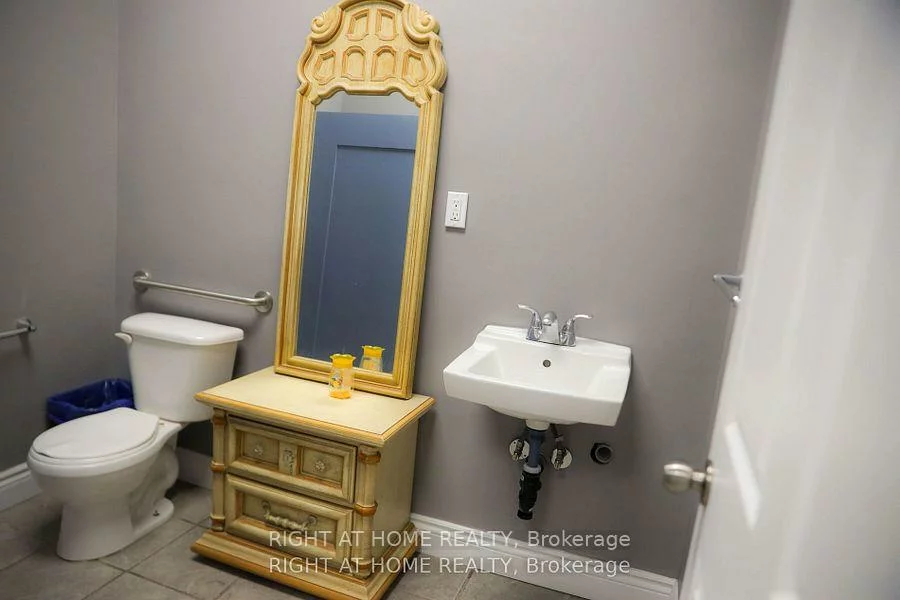 1, De Boers, York University Heights, Toronto