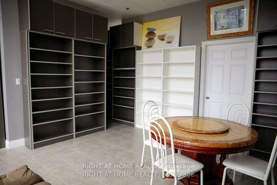 1, De Boers, York University Heights, Toronto