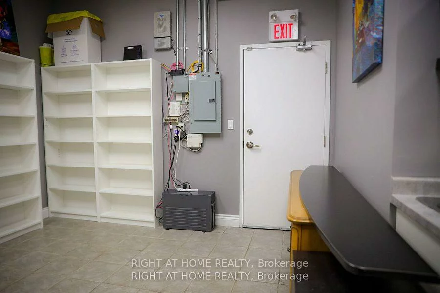 1, De Boers, York University Heights, Toronto