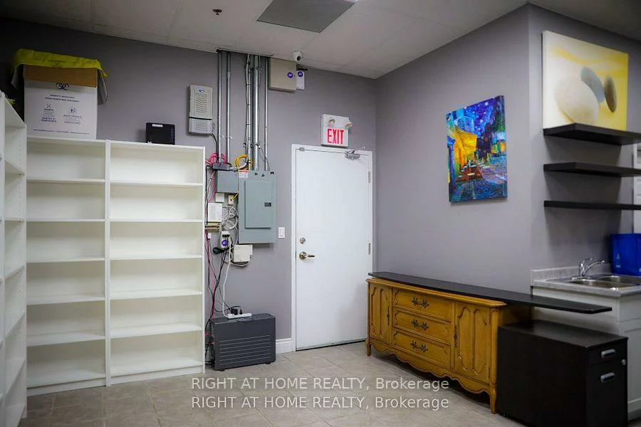 1, De Boers, York University Heights, Toronto