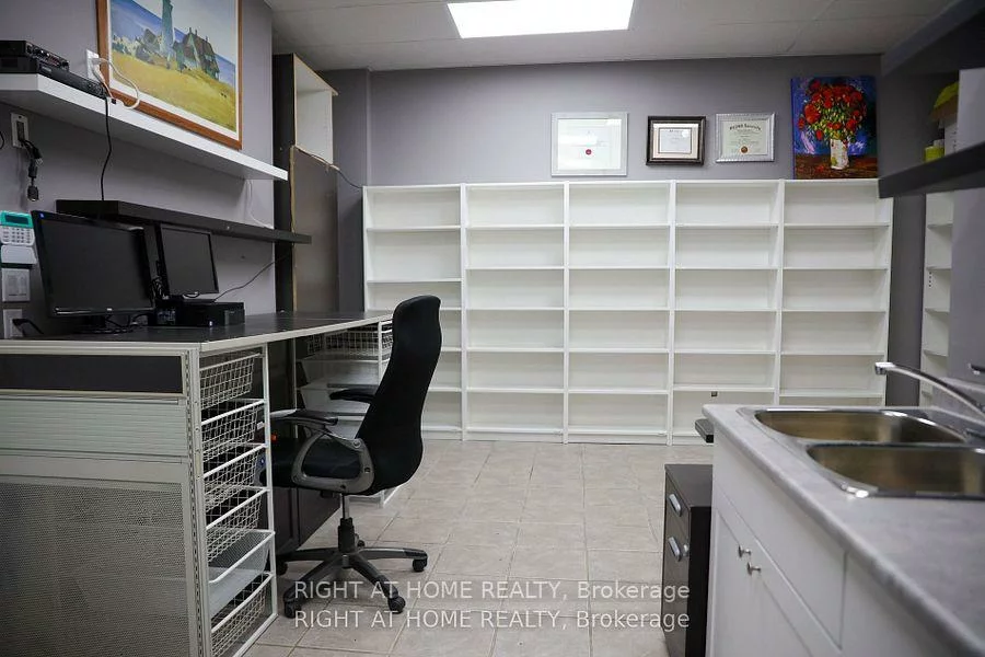 1, De Boers, York University Heights, Toronto