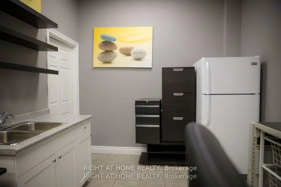 1, De Boers, York University Heights, Toronto