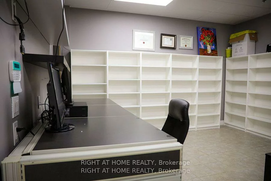 1, De Boers, York University Heights, Toronto
