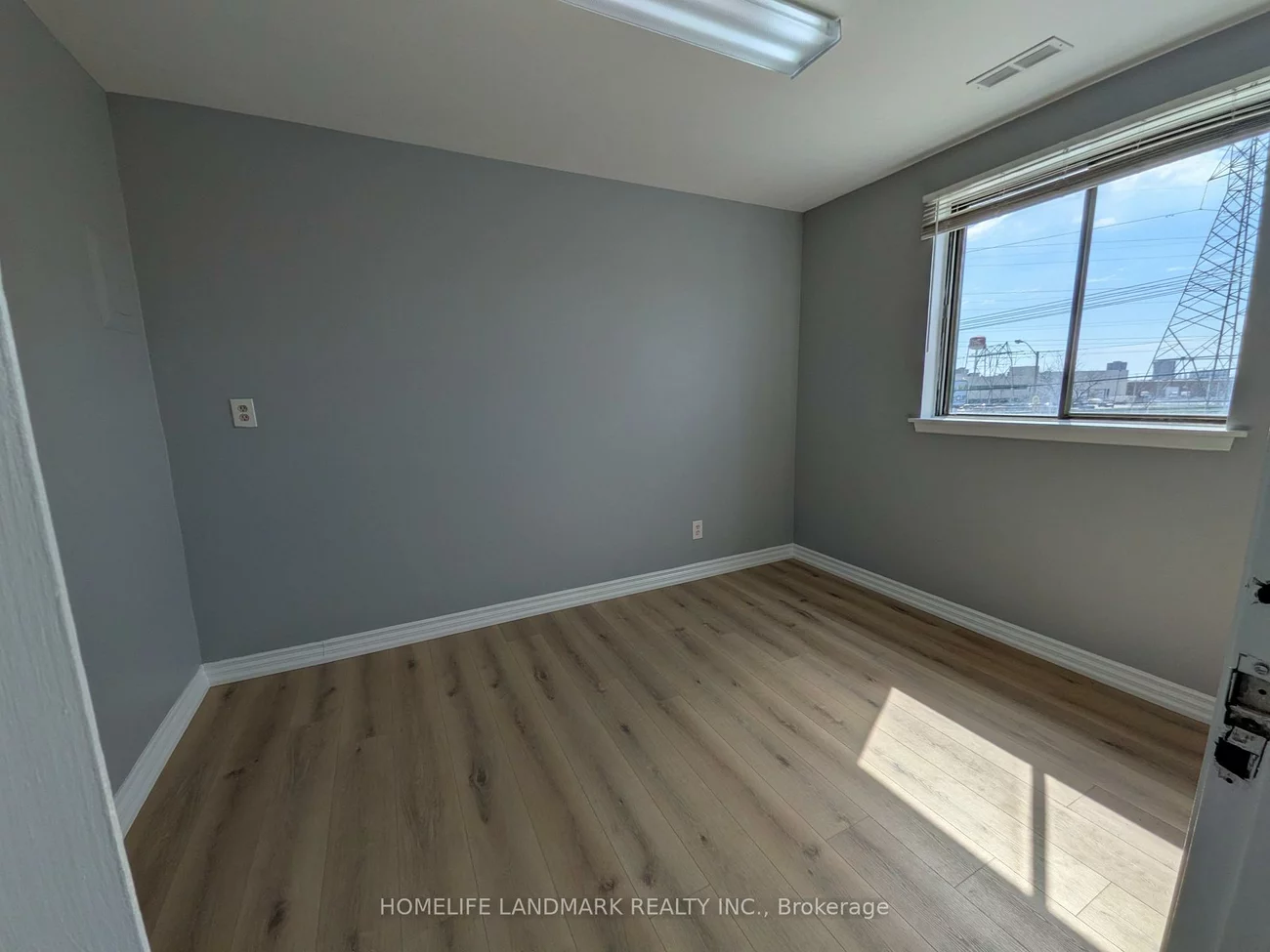 100, Rexdale, Rexdale-Kipling, Toronto