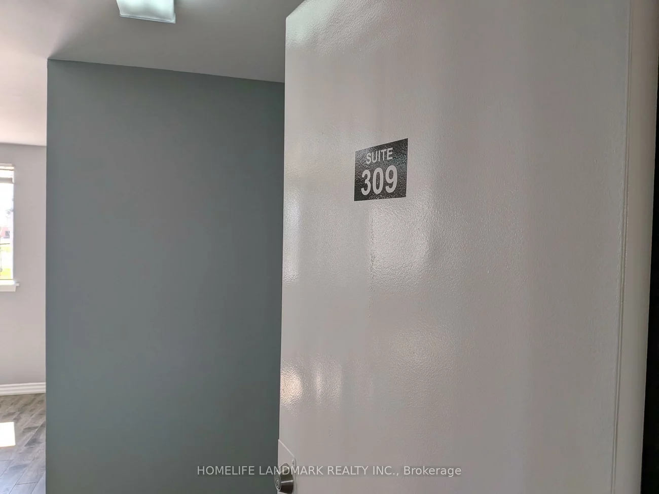 100, Rexdale, Rexdale-Kipling, Toronto
